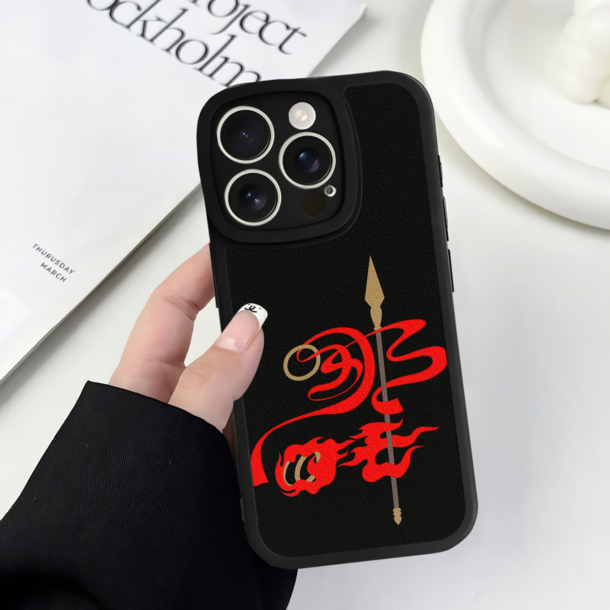 （画像用） Ne Zha 2 ナタ 魔童の大暴れ 【iPhone 16シリーズ対応】シリコンスマホケース（レザー調） 材質：シリコン